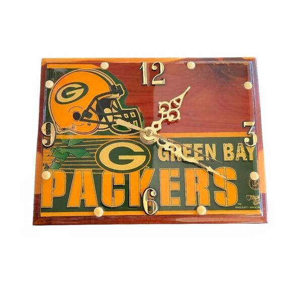 Green Bay Packers Wooden Wall Clock Handmade Green and Gold Laquered - Read - Picture 1 of 6